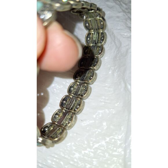 A Women's Stretch Bracelet Silver Tone Filigree Panel Faux Turquoise Rhinestone - Picture 8 of 8
